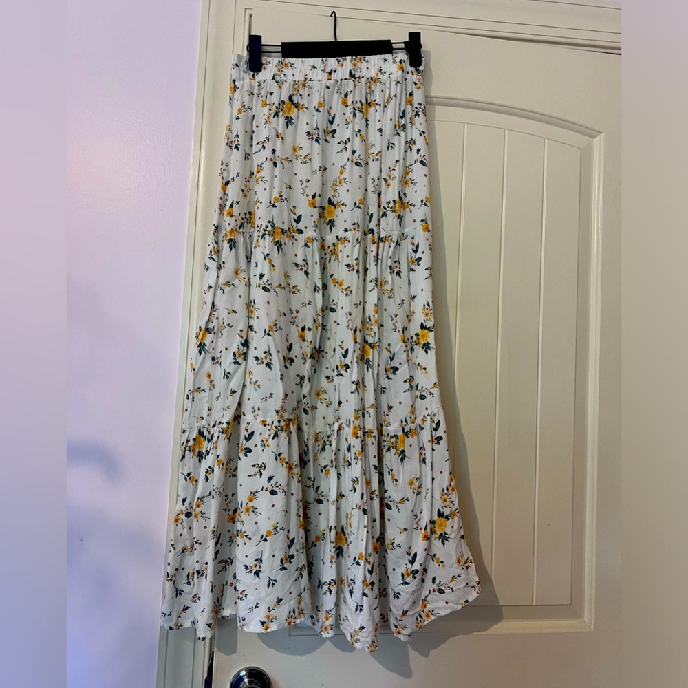 Shosho Floral Skirt SIZE M/L